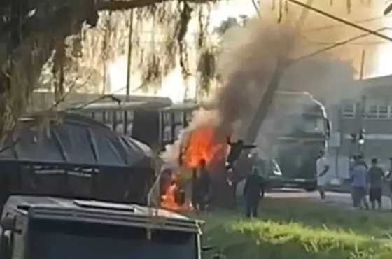 A Tragédia  Passageiro Morre Após Carro Pegar Fogo