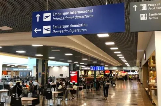 Aeroporto de Porto Alegre retoma operações de check-in