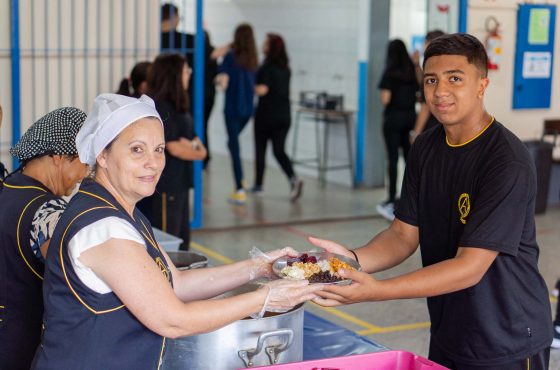 Alimentação Escolar Saudável com Arroz e Feijão Orgânicos