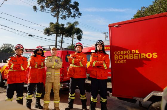 Bombeiros do Paraná combatendo incêndios no Pantanal