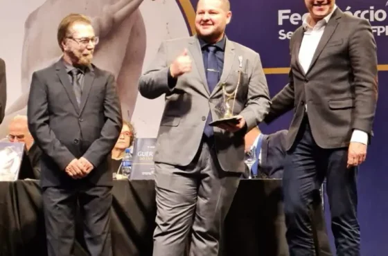 Diretor de Ótica Recebe Prestigioso Troféu Guerreiro do Comércio