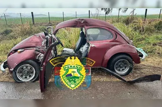 Idoso Morre e Jovem Fica Ferido em Acidente com Fusca