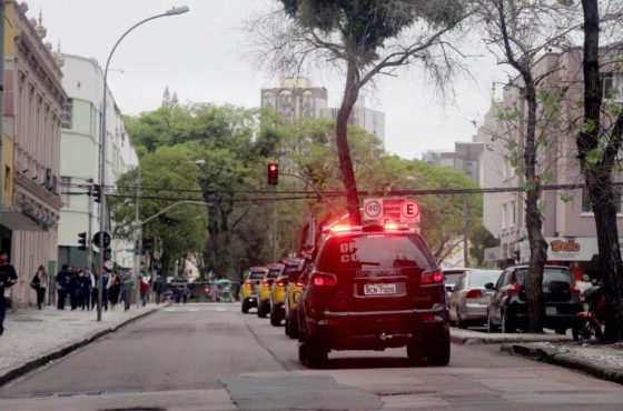 Prisão de homem em Curitiba por tentativa de suborno .